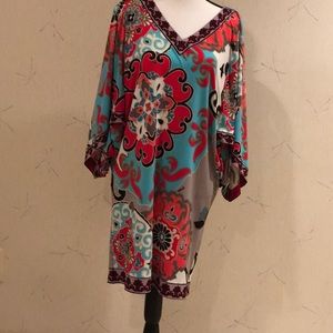 Beautiful dress, vibrant colors